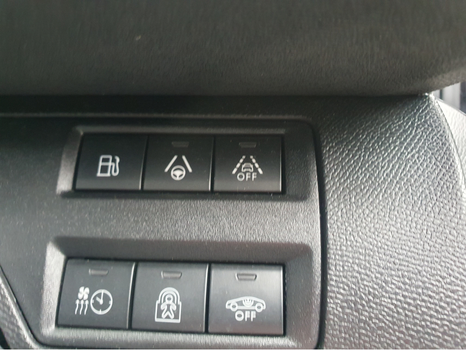 2022 Peugeot 3008 1.6L Petrol Plug-in Hybrid For Sale Images