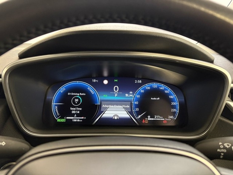 Toyota Corolla Luna Sport Hybrid Saloon — thumbnail 12