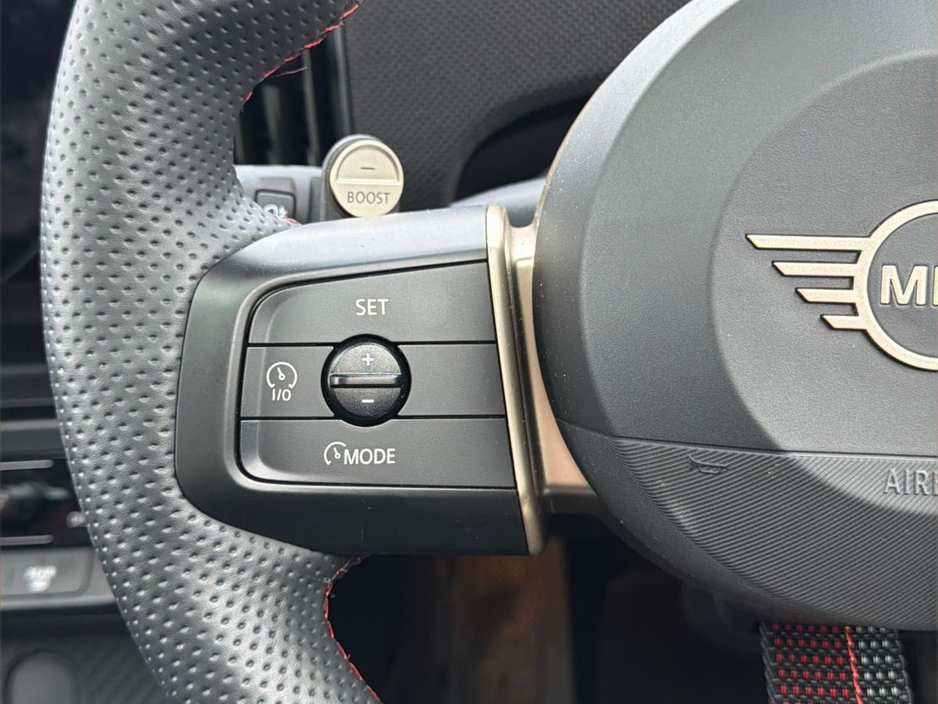 2025 MINI Hatch 2L Petrol For Sale Images
