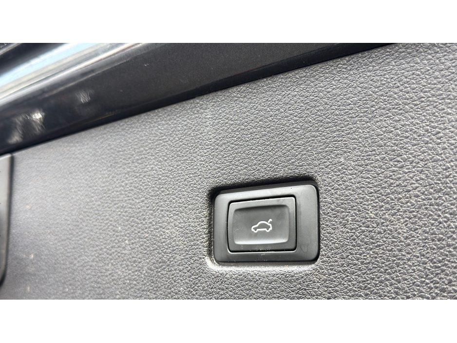 2023 Audi Q8 3L Diesel For Sale Images