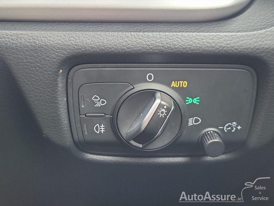 Audi A3 LIMOUSINE 1.6 TDI 116BHP  S-LINE *** Gunmetal Grey Alloys / Half Leather Interior / Cruise Control *** — thumbnail 36