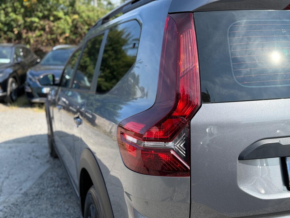 2025 Dacia Jogger 1L Petrol For Sale Images