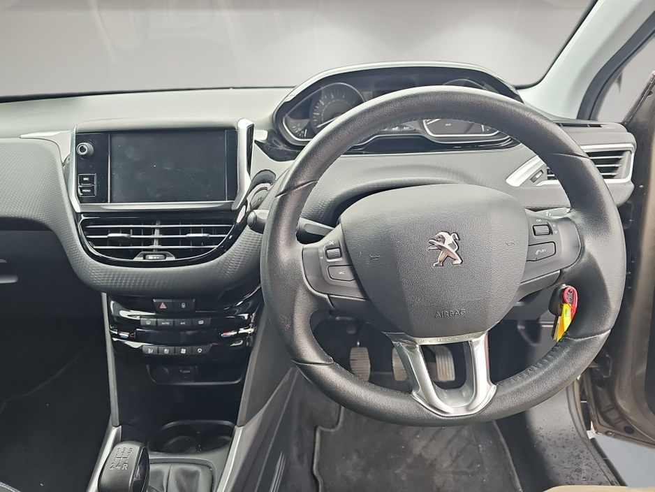 Peugeot 2008 ACTIVE 1.2 ** 1 OWNER IRISH CAR  ** GREAT SPEC ** 2 KEYS ** SUPERB EXAMPLE ** — thumbnail 9