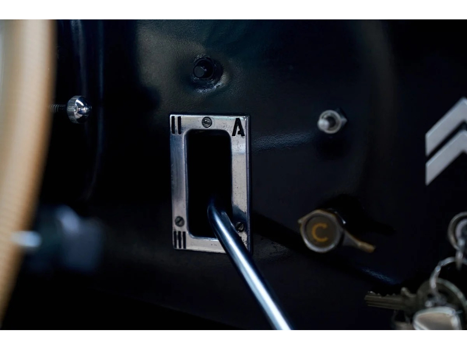 1950 Citroen Traction Avant 2L Petrol For Sale Images
