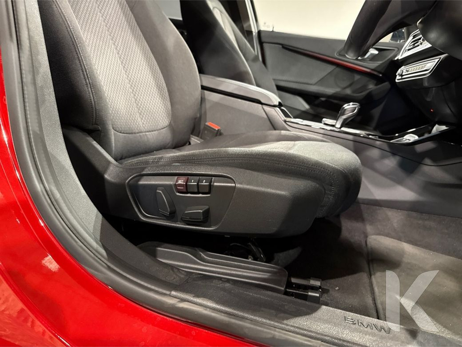 BMW 1 Series 1.5 AUTOMATIC - NEW MODEL - PLAY EDITION - CRUISE CONTROL - DIGITAL DASH REAR CAMERA/PARKING RADAR — thumbnail 18