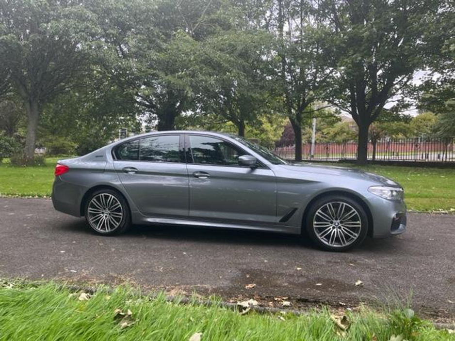 BMW 5 Series 530E PHEV M-SPORT (136000 KM,FSH,AUTO,FULL M-SPORT KIT)