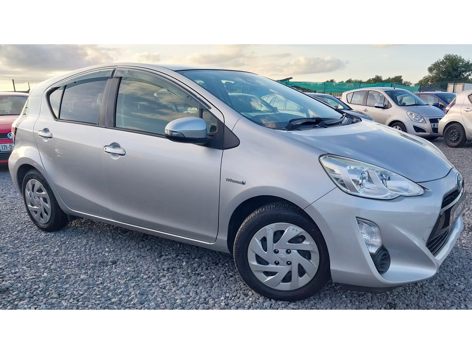 Toyota Aqua 1.5 Petrol Hybrid Automatic — thumbnail 7