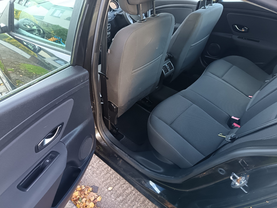 Renault Fluence 1.5 DCI 90 DYNAMIQUE 4DR — thumbnail 13