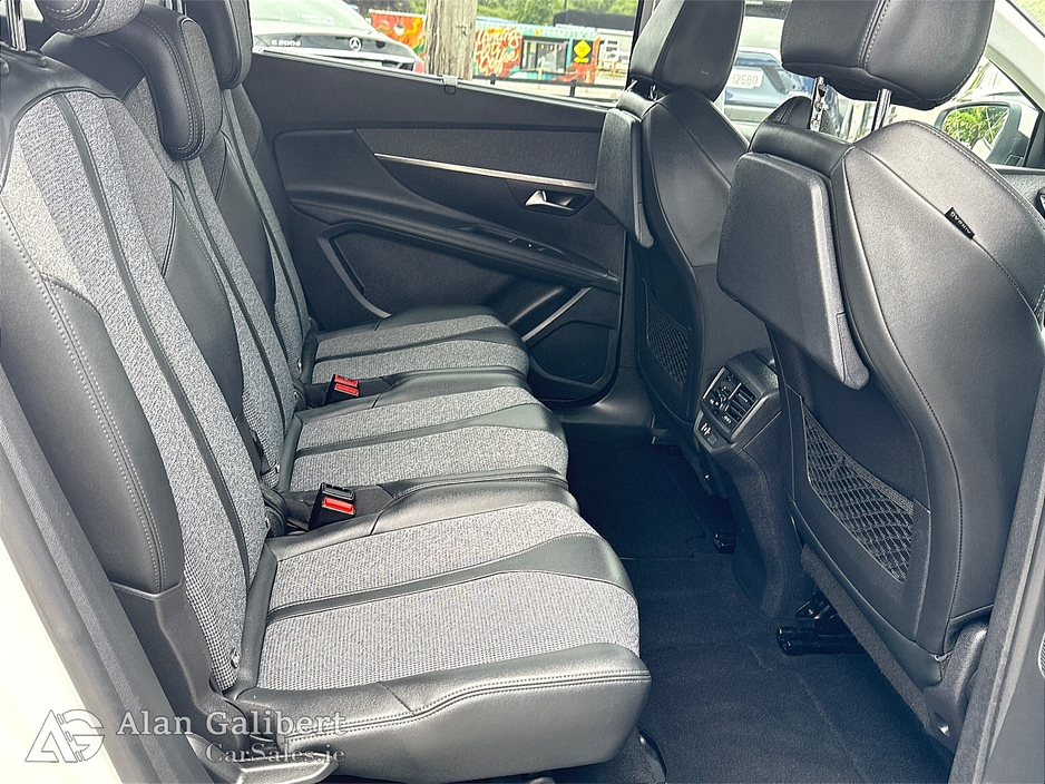 2020 Peugeot 5008 1.5L Diesel For Sale Images