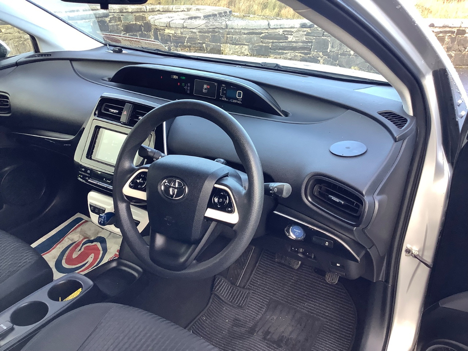2017 Toyota Prius 1.8L Petrol Hybrid For Sale Images