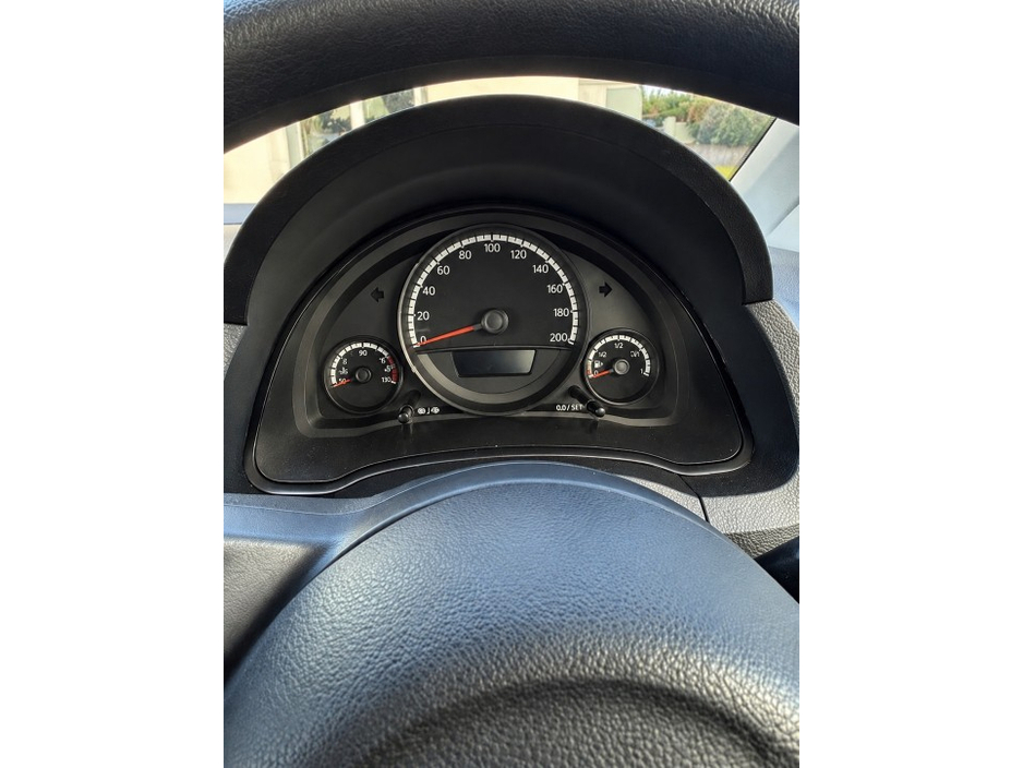 Volkswagen up! TAKE 1.0 MANUAL 5SPEED 75HP 5DR — thumbnail 10