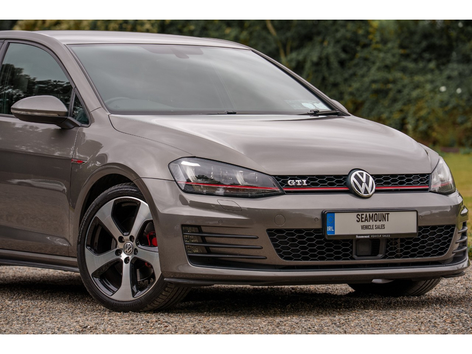 2017 Volkswagen Golf 2L Petrol For Sale Images