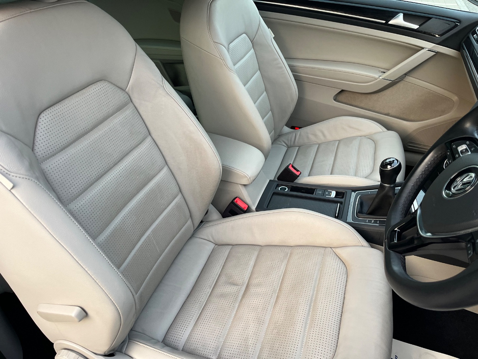 2019 Volkswagen Golf 1.5L Petrol For Sale Images