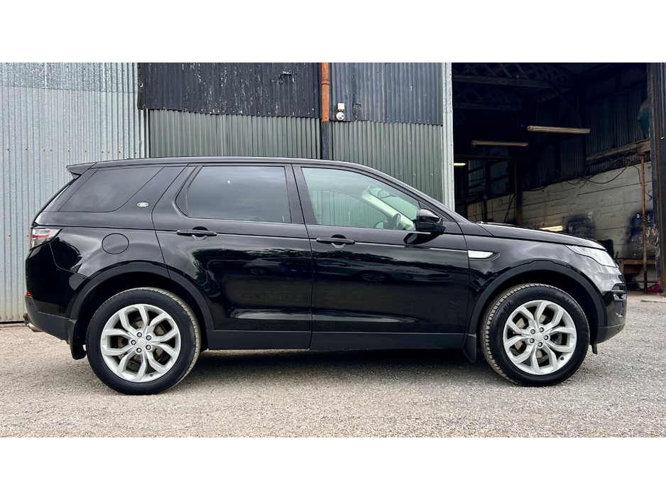 2018 Land Rover Discovery 2L Diesel For Sale Images