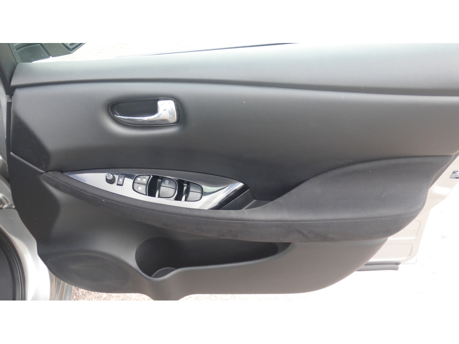 Nissan Leaf EV SV COLD PK 4DR AUTO — thumbnail 12