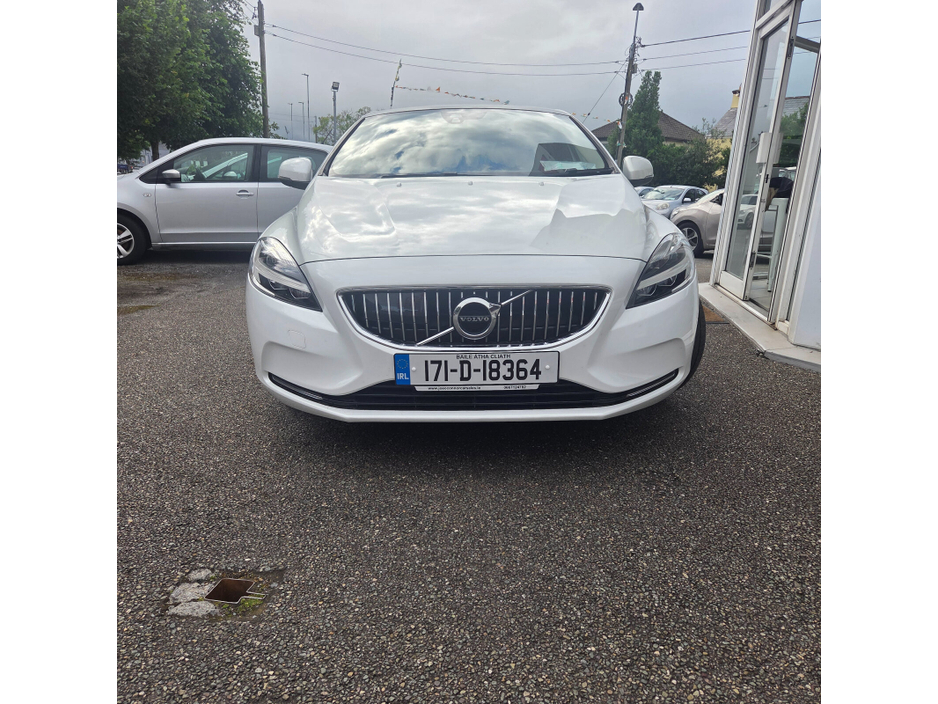 2017 Volvo V40 2L Diesel For Sale Images