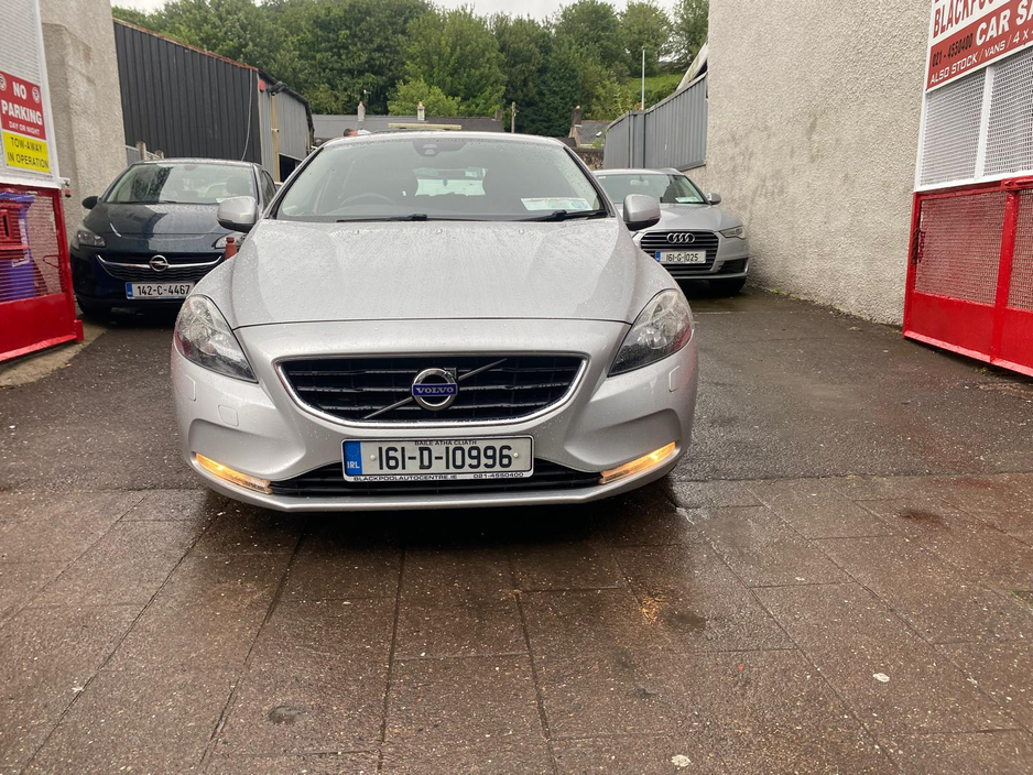 2016 Volvo V40 2L Diesel For Sale Images