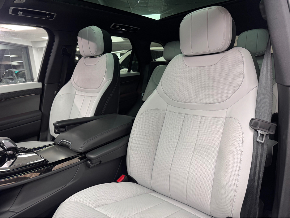 2025 Land Rover Range Rover Sport 3L Petrol Plug-in Hybrid For Sale Images