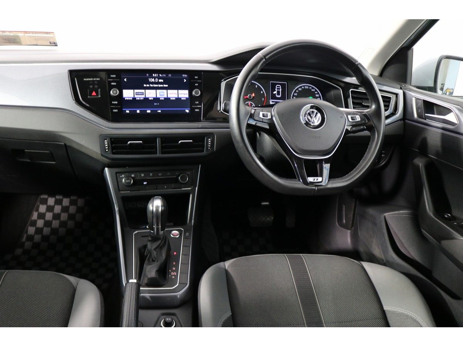 Volkswagen Polo Automatic Comfortline 1.0L Petrol Hatchback — thumbnail 10