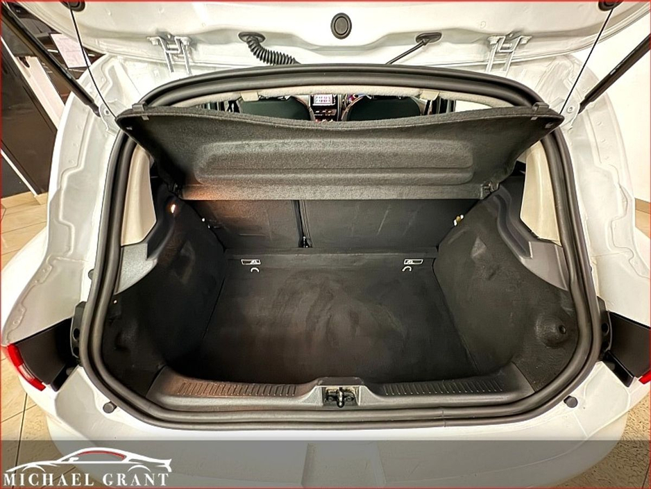 2014 Renault Clio 1.1L Petrol For Sale Images