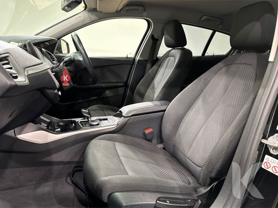 BMW 1 Series 118I 1.5 AUTOMATIC - FACTORY ALLOYS - CRUISE CONTROL - DIGITAL DASH - REAR CAMERA — thumbnail 16