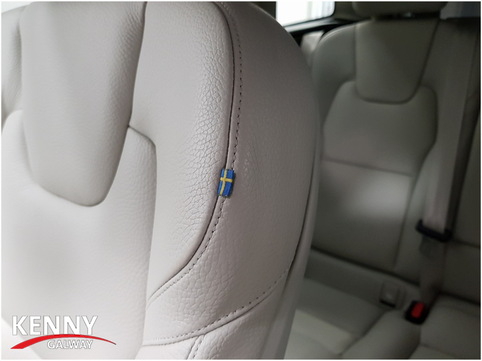 2022 Volvo XC60 2L Diesel For Sale Images