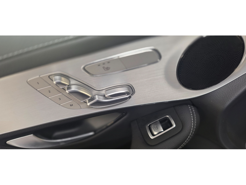 2022 Mercedes-Benz GLC Class 2L Diesel Plug-in Hybrid For Sale Images