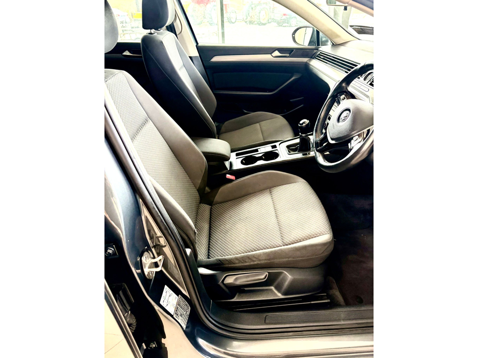 2016 Volkswagen Passat 1.6L Diesel For Sale Images