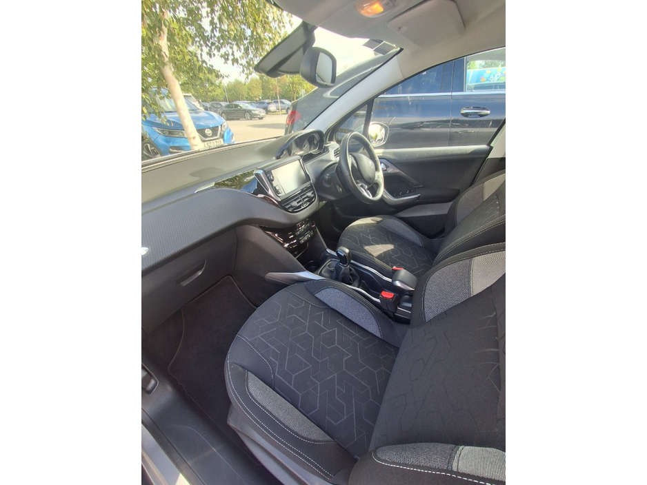 Peugeot 2008 ACTIVE 1.2 PURETECH 82 6. 6.2 4DR — thumbnail 6