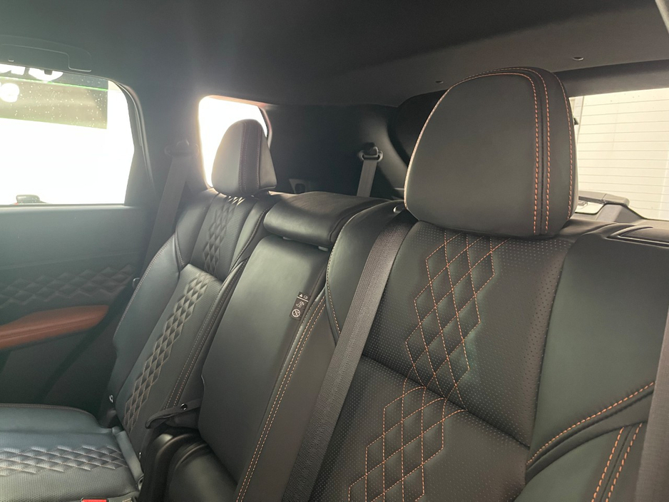 2022 Mitsubishi Outlander 2.4L Petrol Plug-in Hybrid For Sale Images
