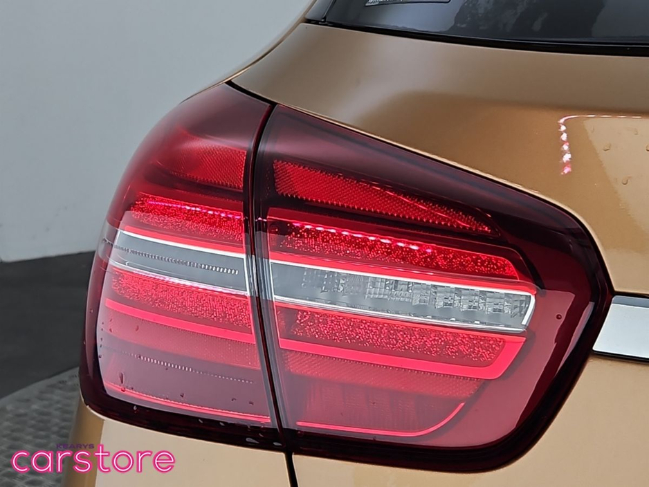 Mercedes-Benz GLA Class 1.6 Auto — thumbnail 16