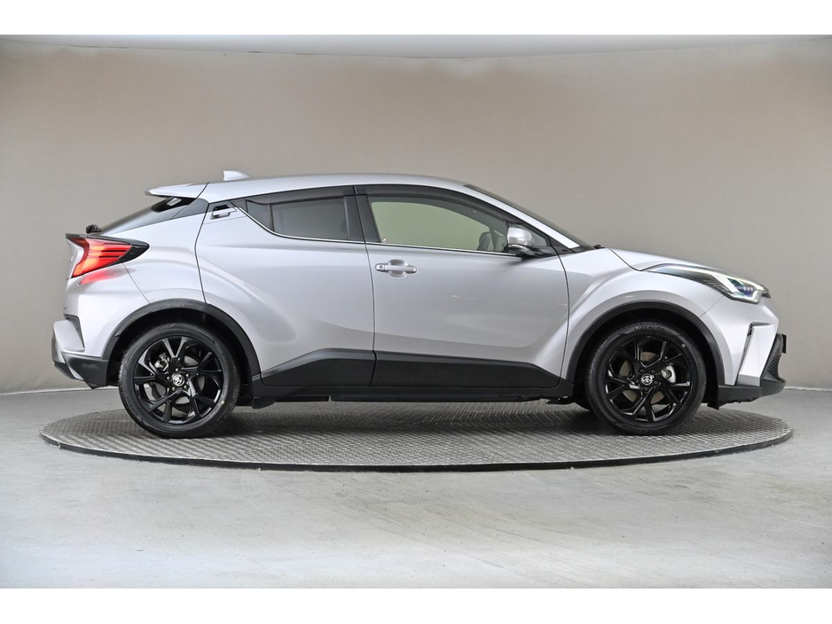Toyota C-HR 1.8 HYBRID *HALF LEATHER*360 PAN CAM*PARK SENSORS* — thumbnail 11