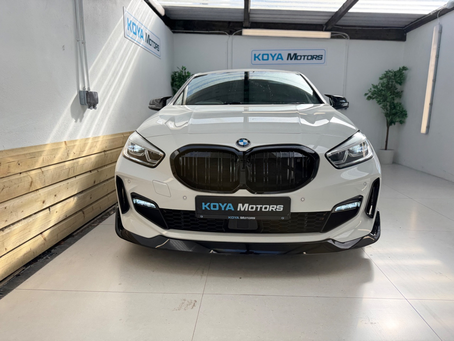 BMW 1 Series 118D M-SPORT M-PERFORMANCE PLUS 150 BHP DIESEL AUTOMATIC // APPLE CARPLAY // LED MATRIX LIGHTING // VIRTUAL DASH // ELECTRIC HALF LEATHER // PARK ASSIST W/REVERSING CAMERA // AA APPROVED DEALER 2026 — thumbnail 5