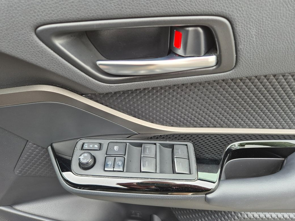 Toyota C-HR 1.8 HYBRID / SOL NERO WITH SAFETEY PACK 2 / TAX €160 — thumbnail 29