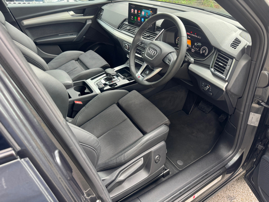 2023 Audi Q5 2.0L Petrol Plug-in Hybrid For Sale Images