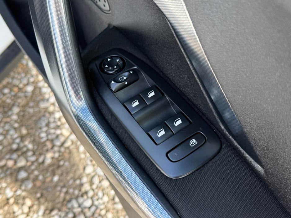 2016 Peugeot 2008 1.6L Diesel For Sale Images