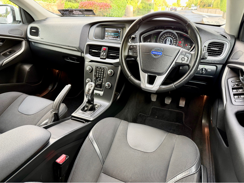 2014 Volvo V40 2L Diesel For Sale Images