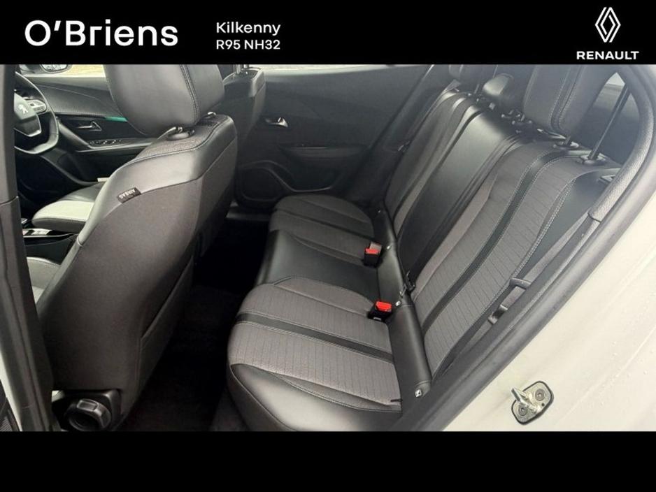 Peugeot 2008 ALLURE 1.2 PURETECH 100BHP 1 OWNER PRISTINE CONDITION — thumbnail 10
