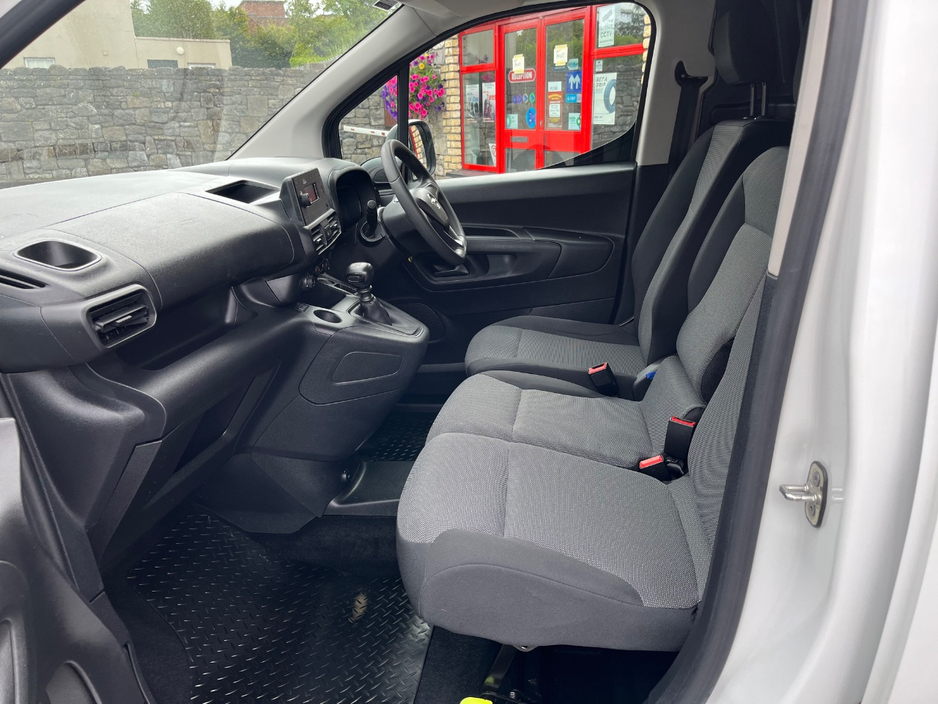 2022 Opel Combo 1.5L Diesel For Sale Images