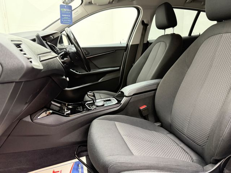 BMW 1 Series 2.0 D Automatic — thumbnail 5