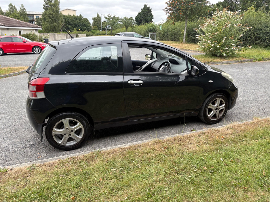 2011 Toyota Yaris 1L Petrol For Sale Images