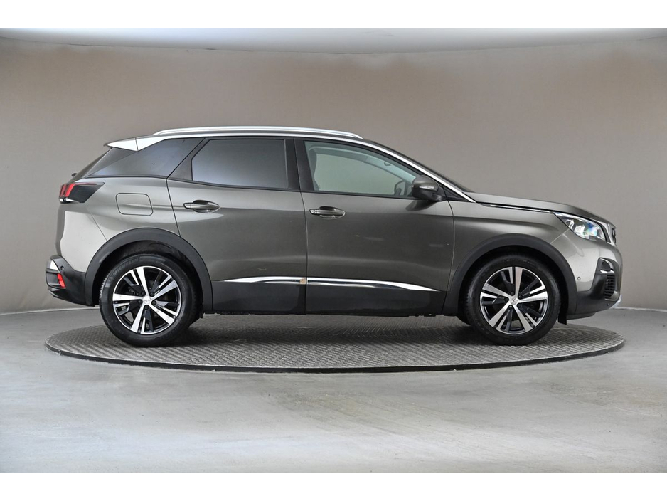 Peugeot 3008 1.2 ALLURE 6SPD *HALF LEATHER*REVERSE CAM*CARPLAY*ANDROID AUTO* — thumbnail 11