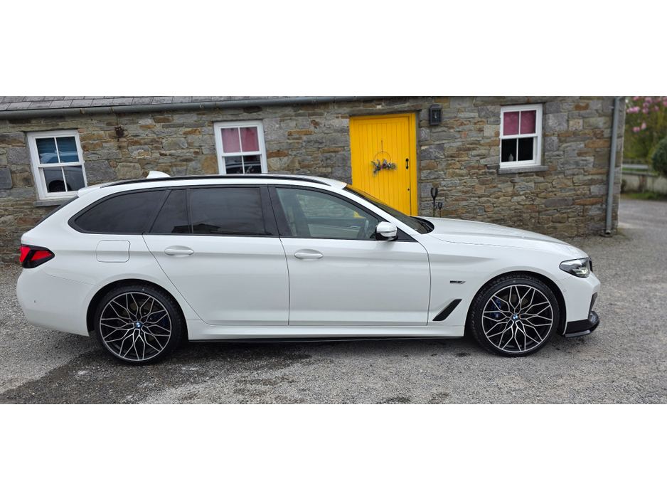 2022 BMW 5 Series 2L Petrol Plug-in Hybrid For Sale Images