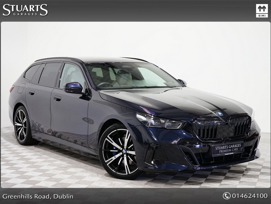 BMW 5 Series COMFORT PACK, TECH PACK AND 20” ALLOYS* CARBON BLACK METALLIC WITH IVORY VEGANZA INTERIOR AND WOOD TRIM