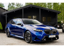 BMW M5 TOURING, ULTIMATE PACK, HUGE SPEC, M DRIVER PACK, CARBON CERAMIC BRAKES, PAN ROOF, BOWERS & WILKINS SOUND SYSTEM, HEATED/ COOLED SEATS, COMFORT ACCESS