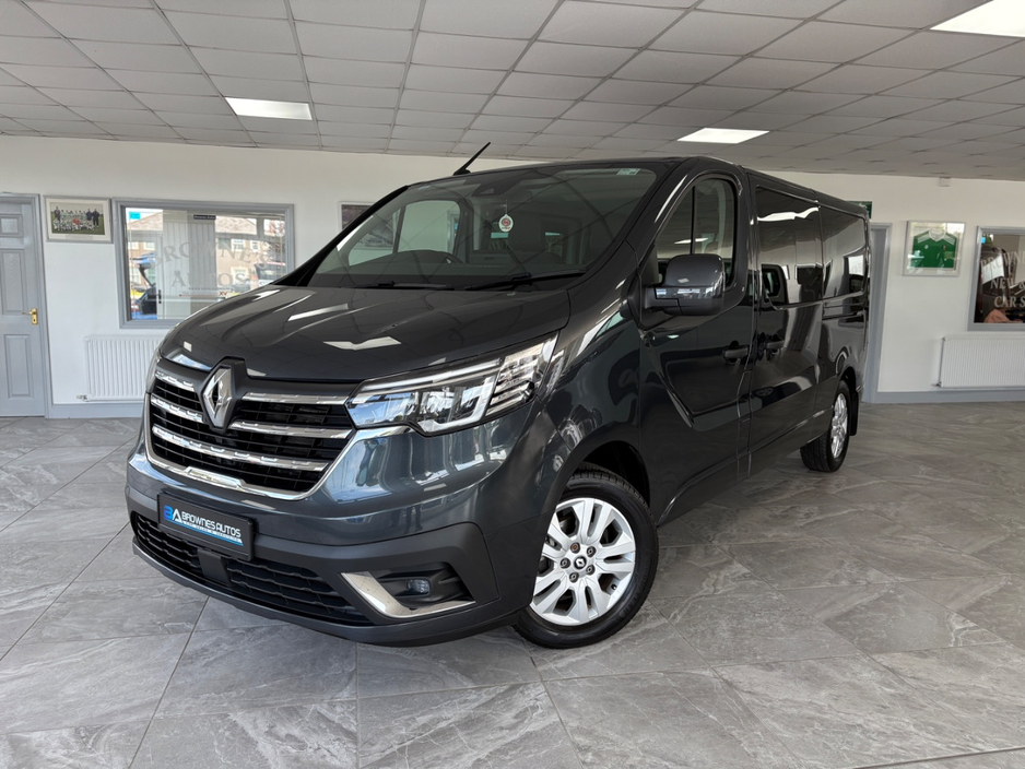2025 Renault Trafic 2L Diesel For Sale Images