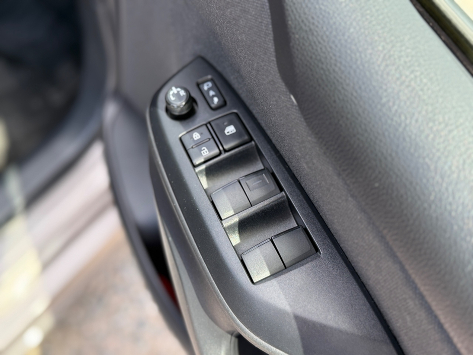 2021 Toyota Yaris 1.5L Petrol Hybrid For Sale Images