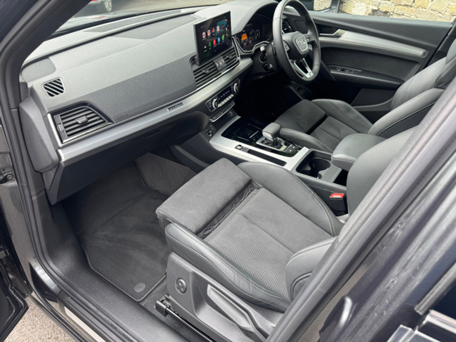2023 Audi Q5 2.0L Petrol Plug-in Hybrid For Sale Images