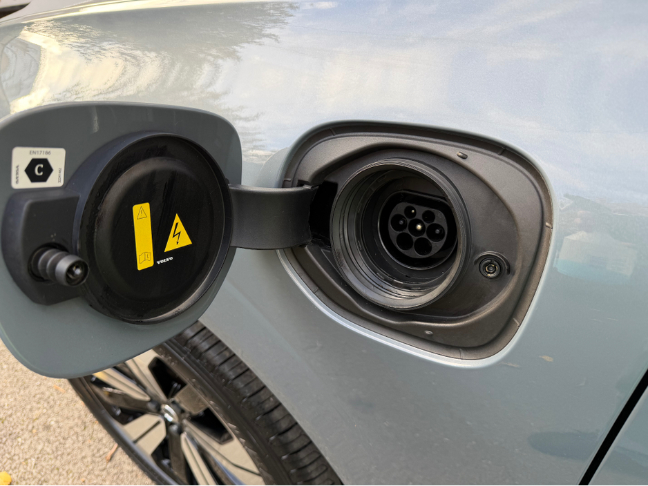 2023 Volvo XC60 2L Petrol Plug-in Hybrid For Sale Images