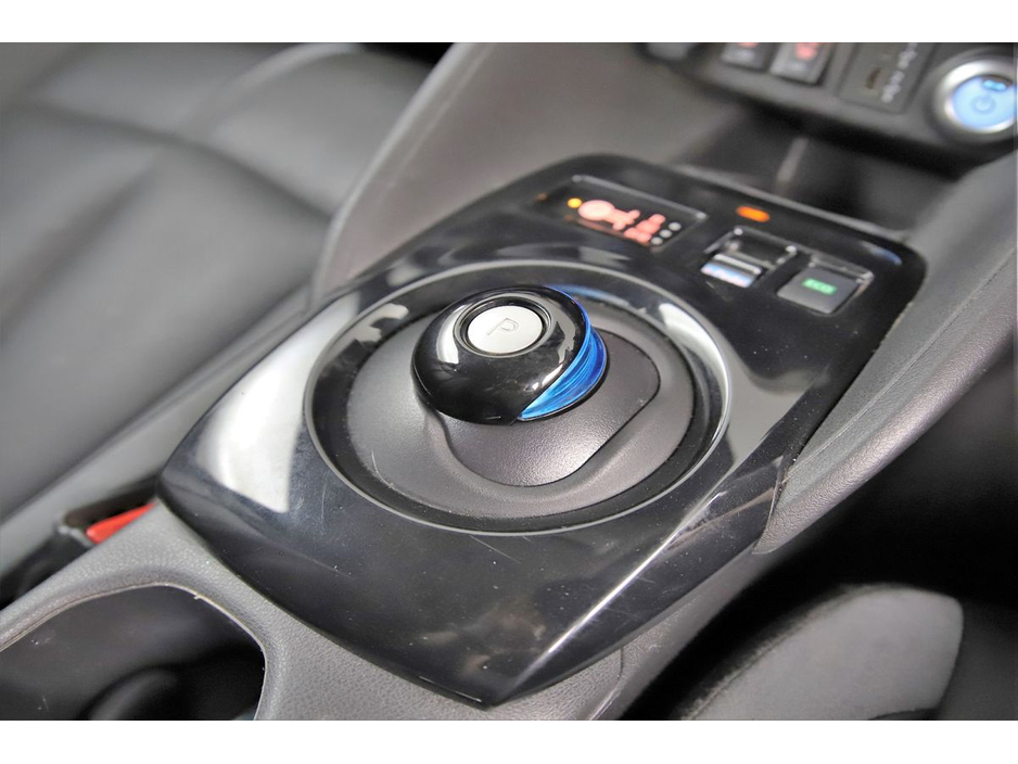 Nissan Leaf Tekna 40kWh Full Leather 360 Camera Top Spec — thumbnail 17